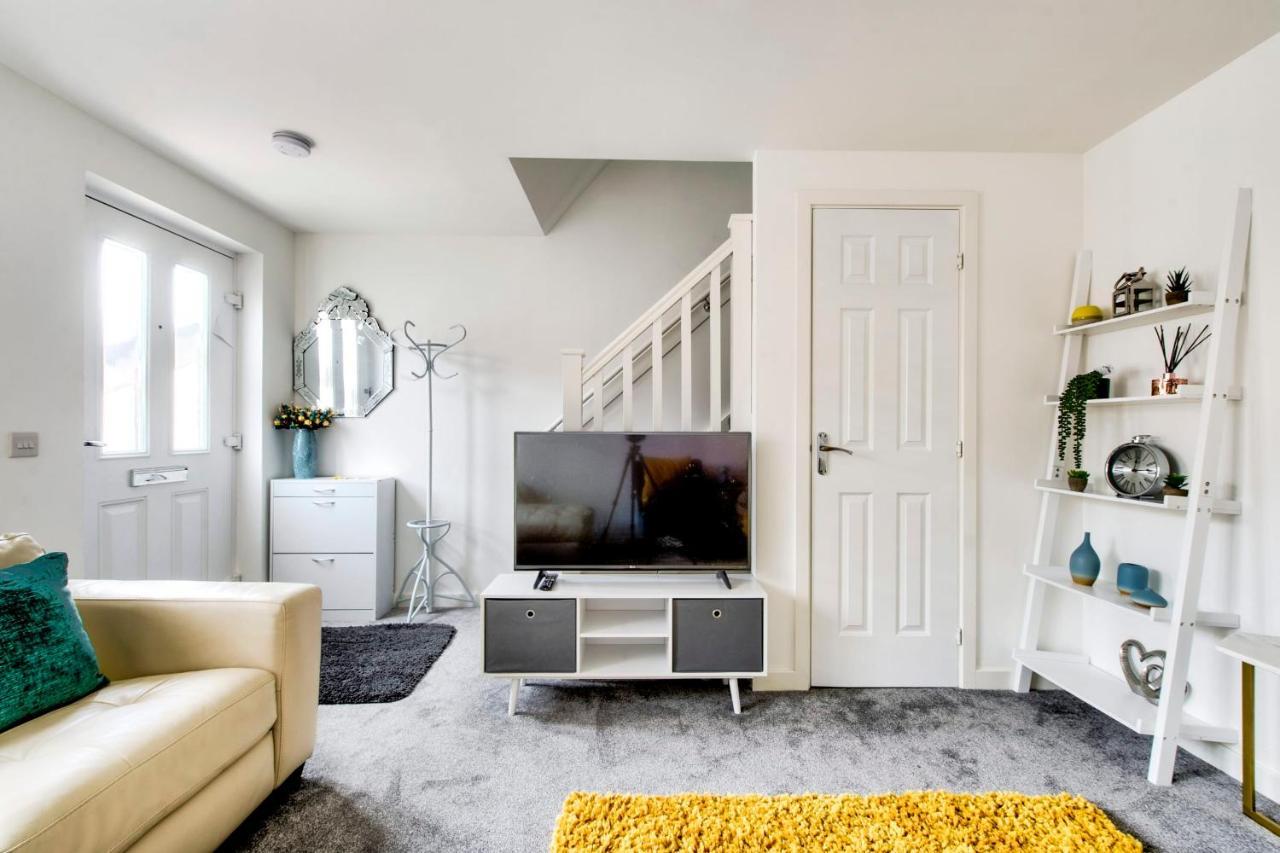 Ferienhaus Guestready - Serene 2br W Yard & Parking - Sleeps Up To 6 EDI