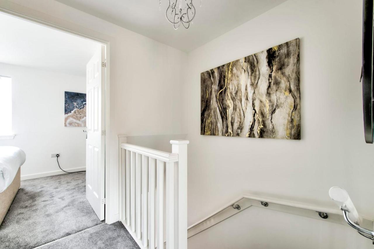 Ferienhaus Guestready - Serene 2br W Yard & Parking - Sleeps Up To 6 EDI