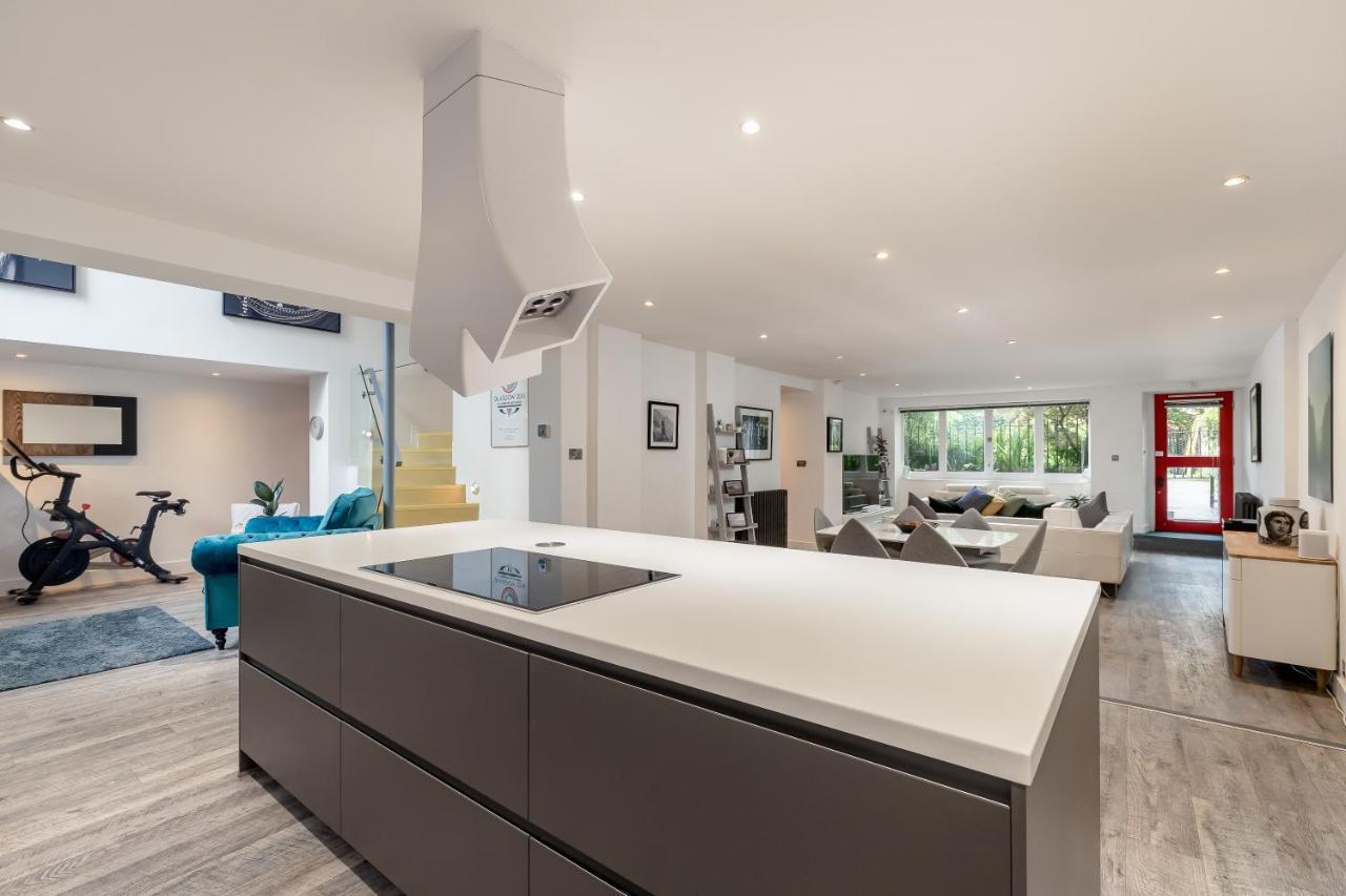 Luxury Architect Designed 13 Mins To Royal Mile Holiday home *