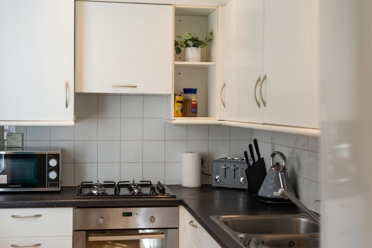 Lovely 3 Bed In *