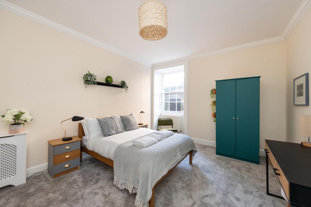 Apartment Lovely 3 Bed In *