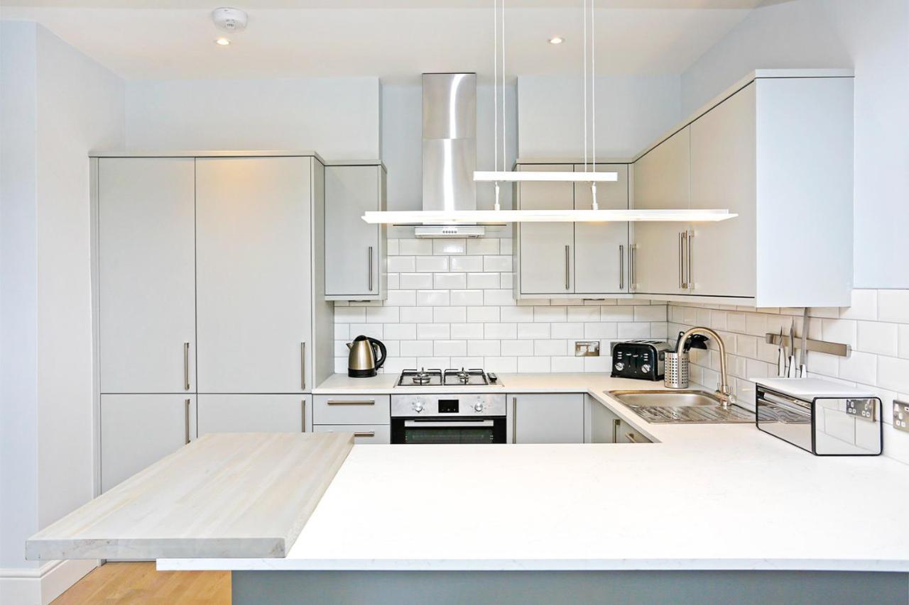 Ultra Modern, Stylish Next To Princes St Apartment EDI