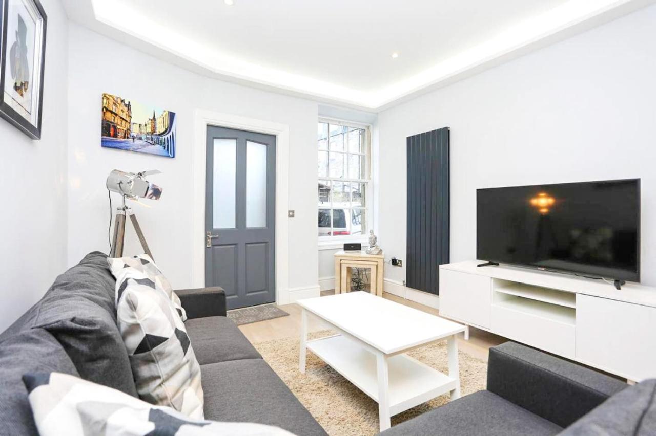 Apartment Ultra Modern, Stylish Next To Princes St EDI