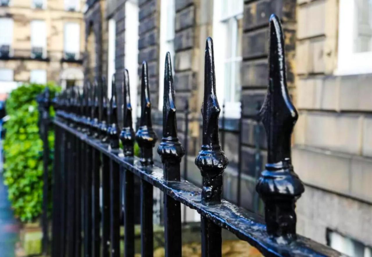 Ultra Modern, Stylish Next To Princes St * EDI