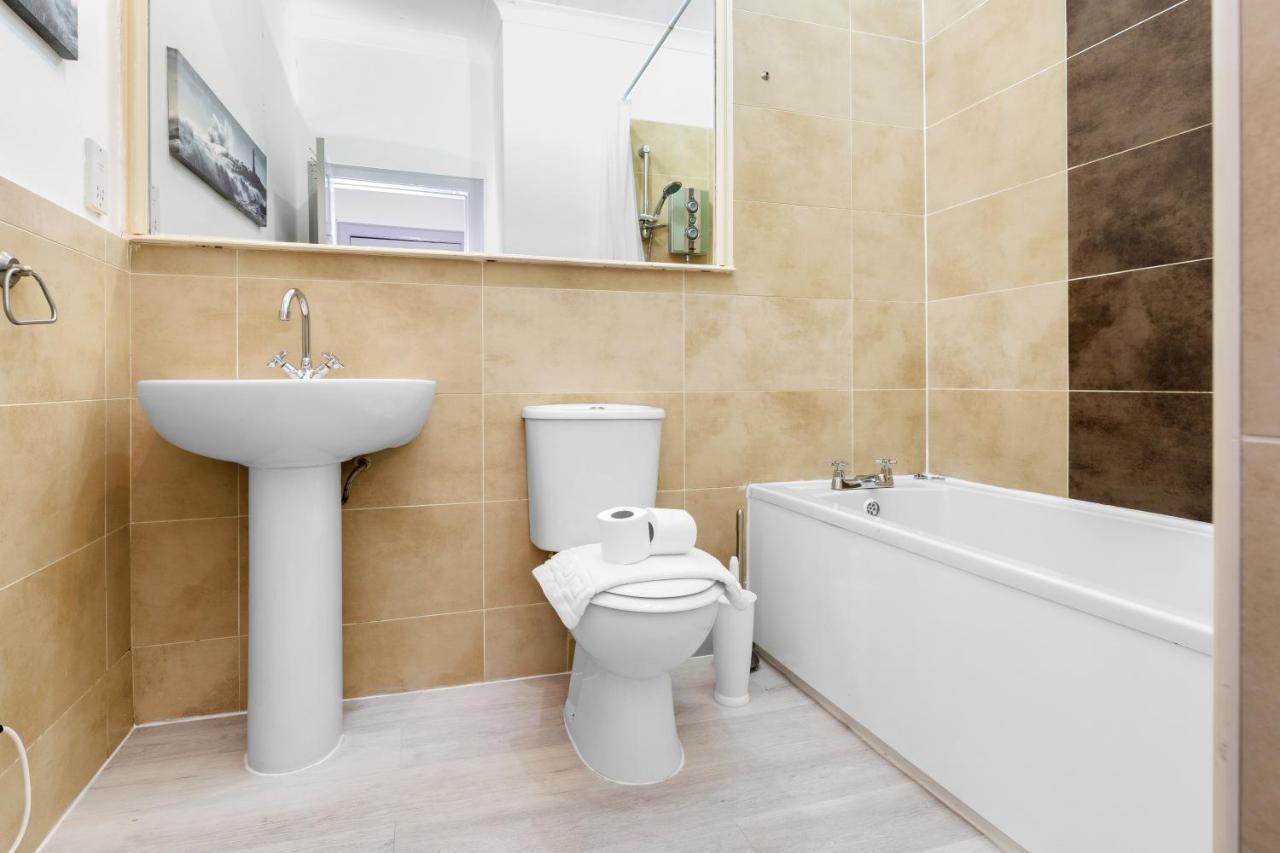 Unique 2 Bedroom Castle - Near Castle & Royal Mile Apartment