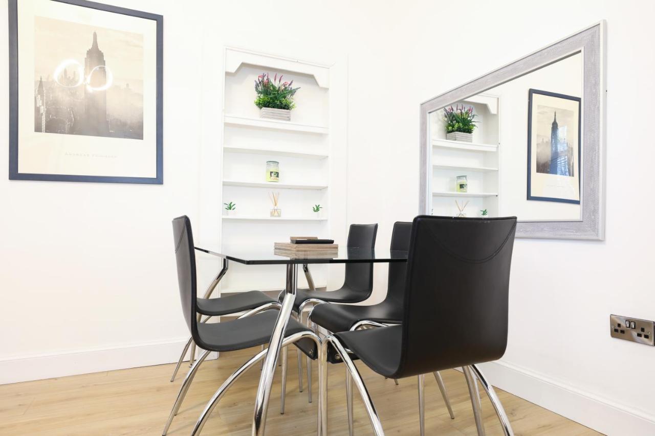 Stunning Modern 3 Bedroom Apartment EDI