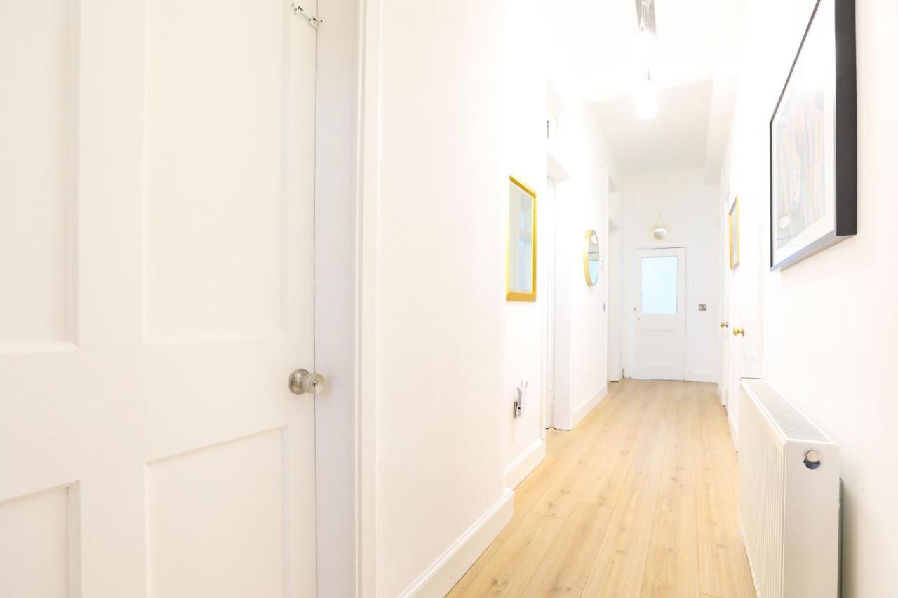 Apartment Stunning Modern 3 Bedroom