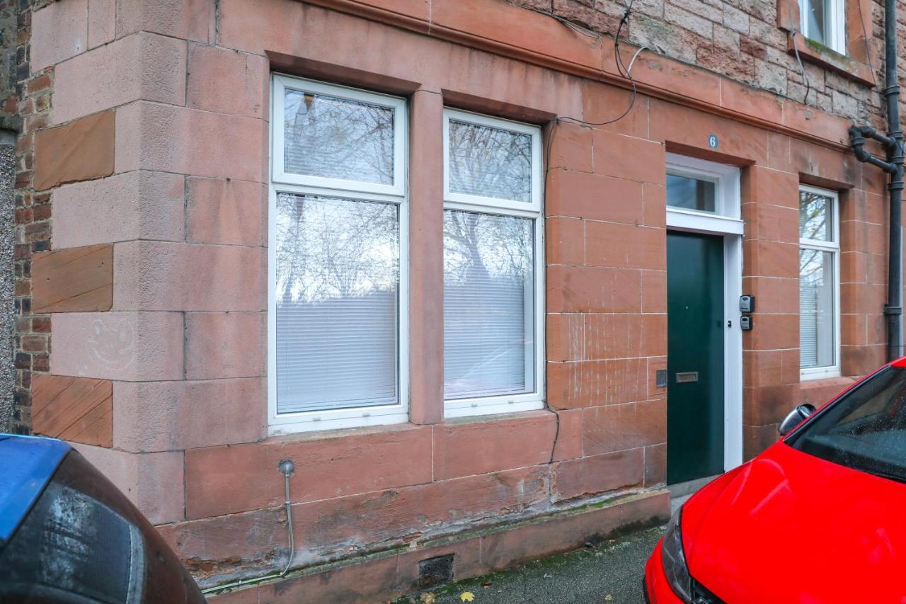 Stunning Modern 3 Bedroom Apartment EDI