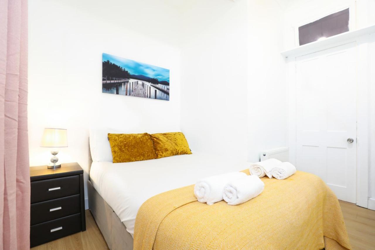 Apartment Stunning Modern 3 Bedroom EDI