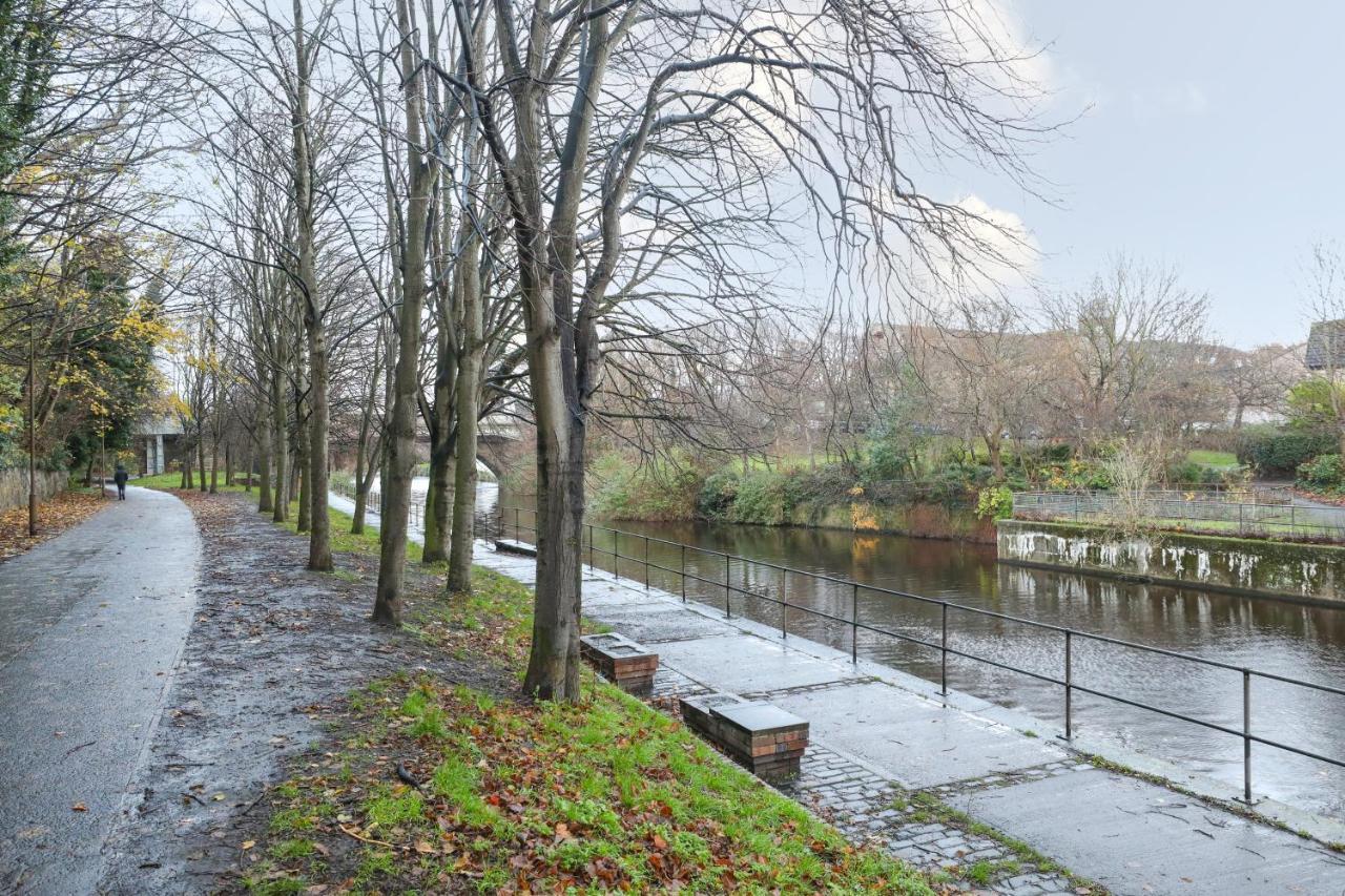 Stunning Modern 3 Bedroom Apartment EDI