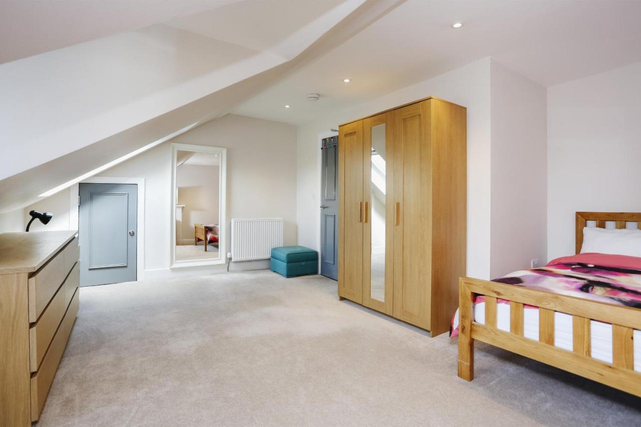 Fabulous 5 Double Bedroom Old Town