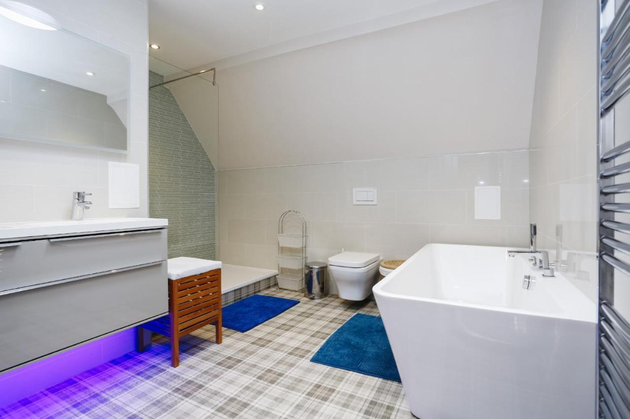 Fabulous 5 Double Bedroom Old Town *