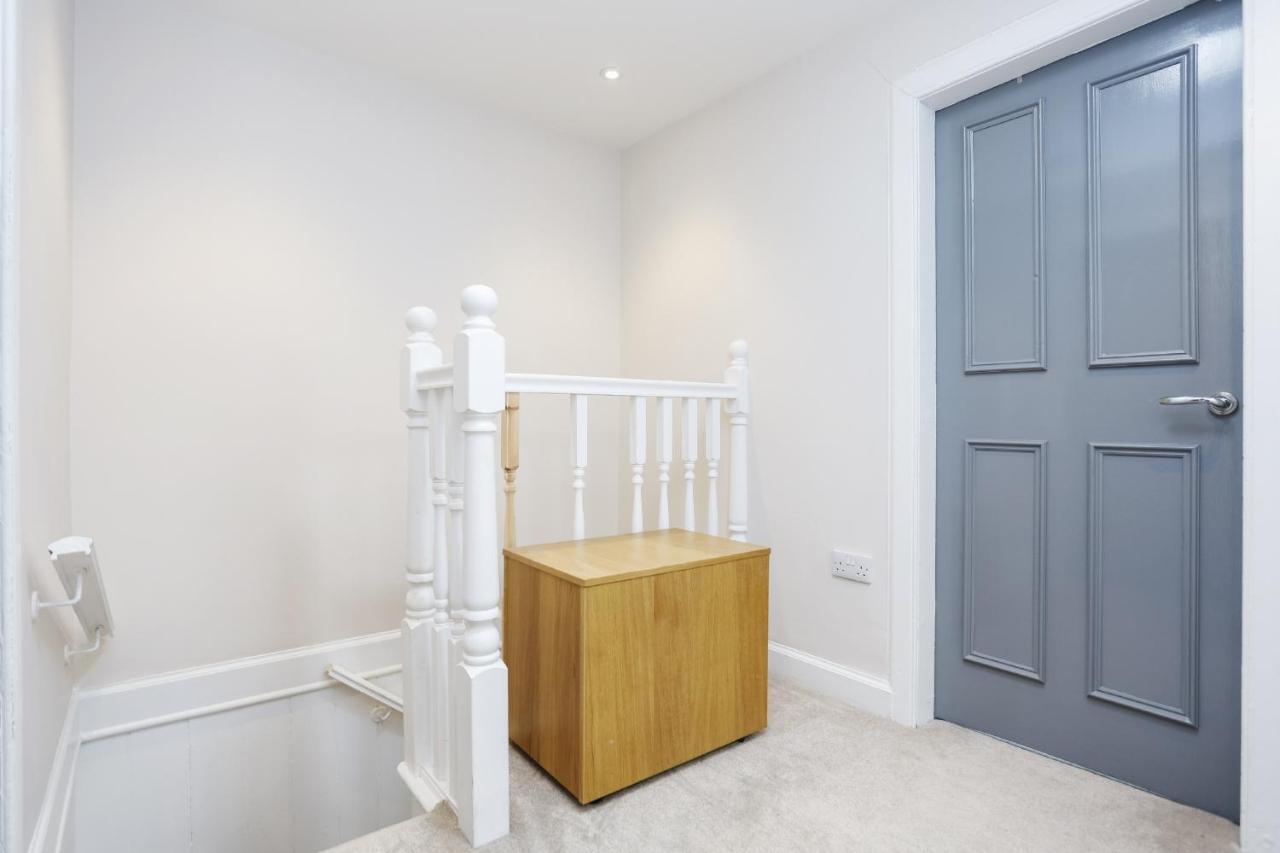 Fabulous 5 Double Bedroom Old Town Edinburgh