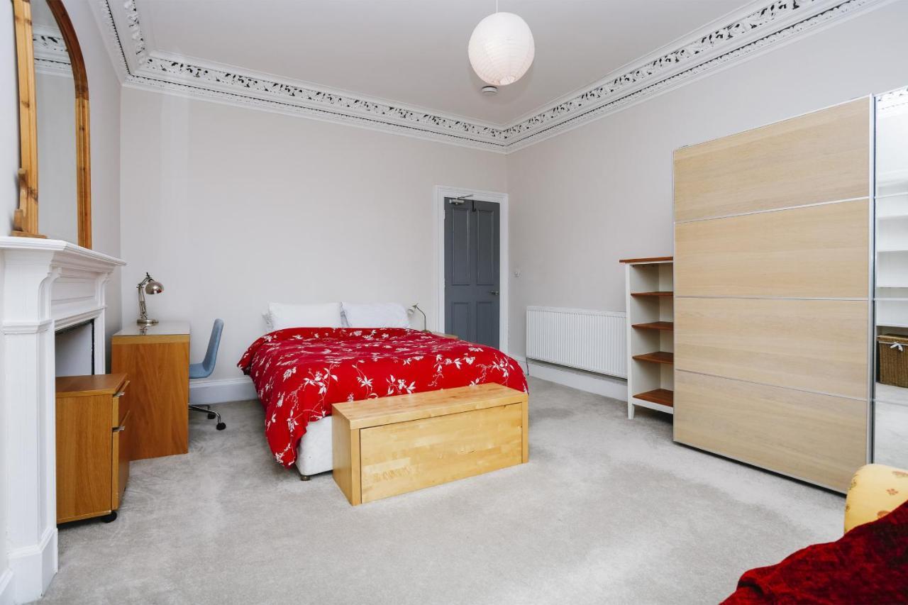 Fabulous 5 Double Bedroom Old Town Apartment Edinburgh