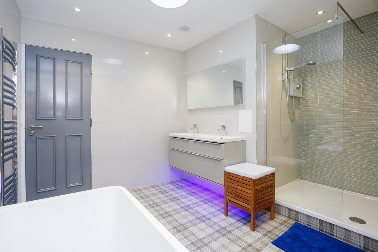 Fabulous 5 Double Bedroom Old Town *