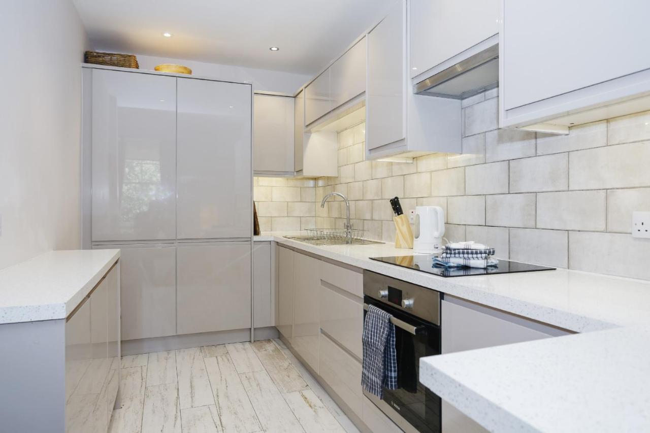 Fabulous 5 Double Bedroom Old Town * Edinburgh