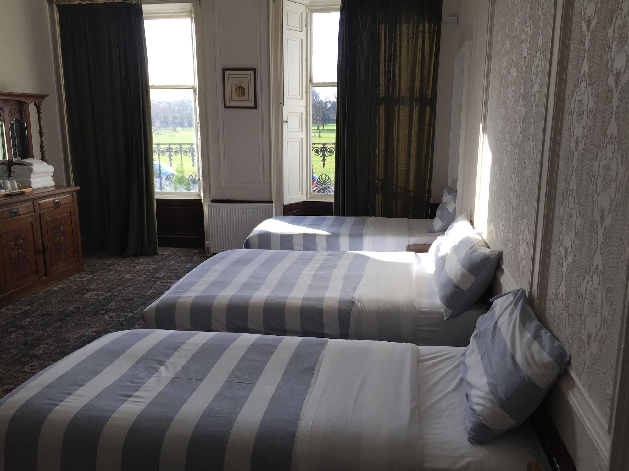 Guest house Adelphi 2*