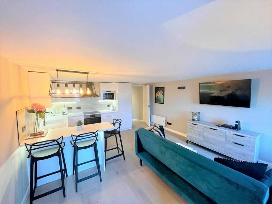 Stylish, And Cosy 1bd Nr Canongate Apartment Edinburgh