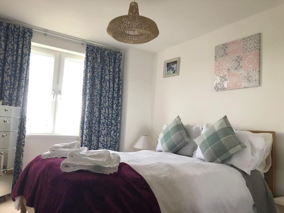 Apartment Modern Specious Three Bedroom In