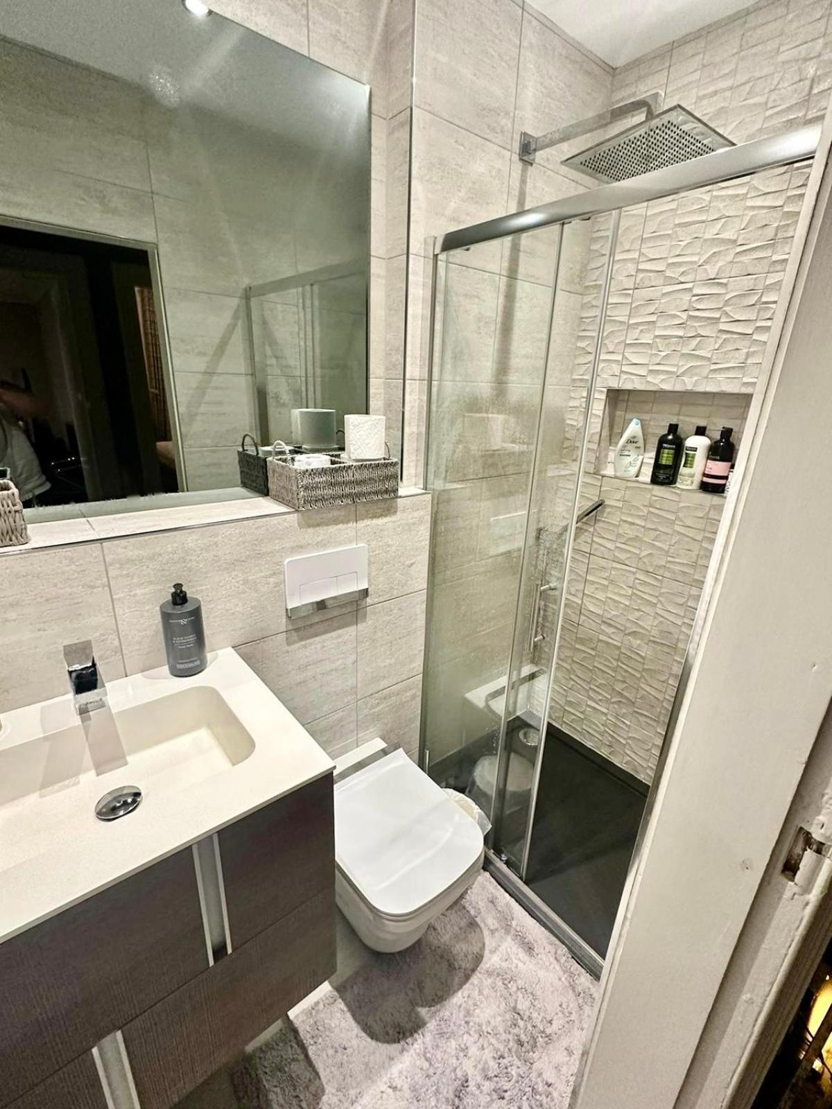 Immanuel House - Modern Luxury Victorian 1872 - Free Parking & Fast Fibre Optic Wifi Apartment EDI