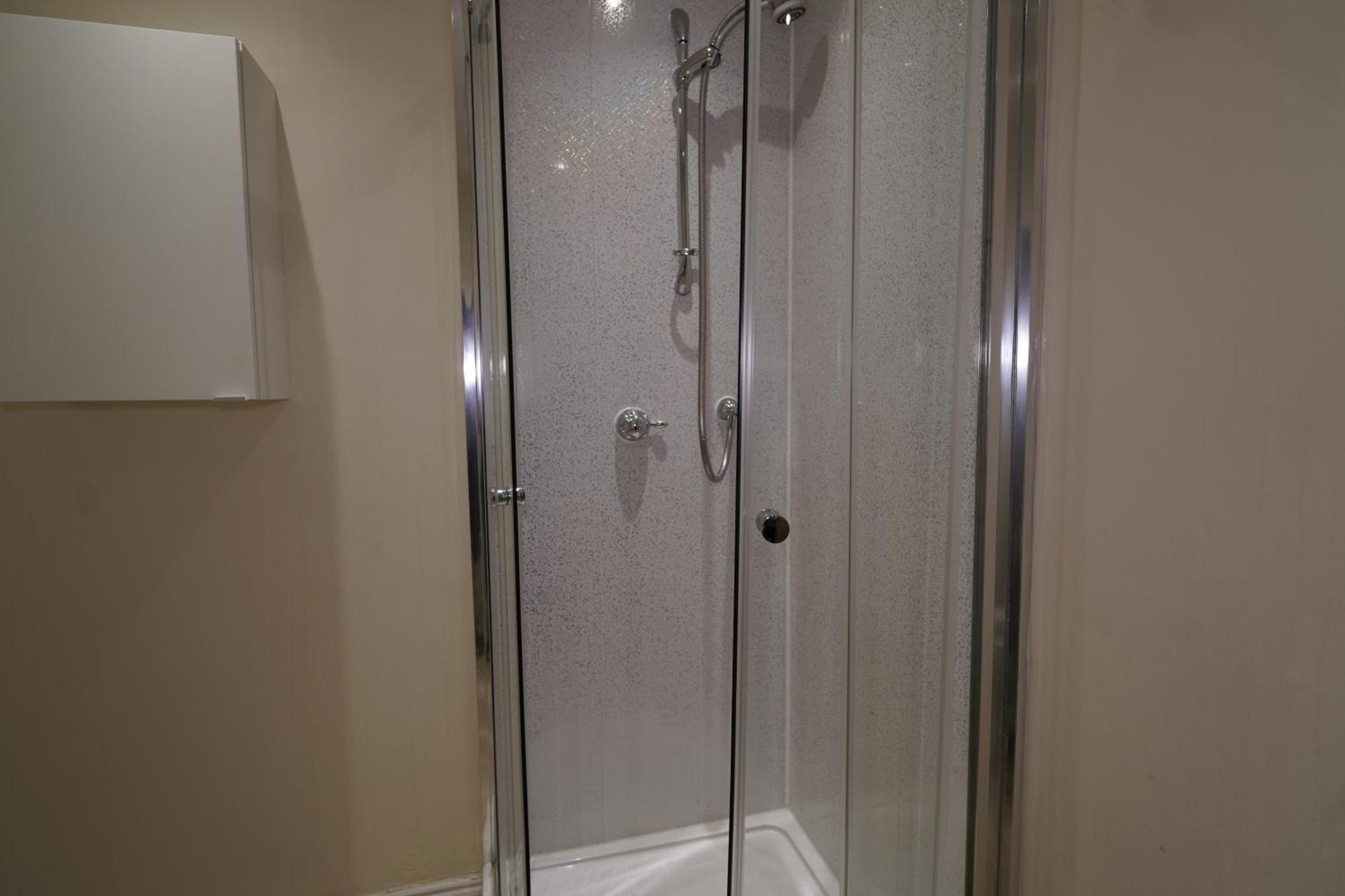 Spacious 2 Bed Next To Royal Mile & Waverley * Edinburgh