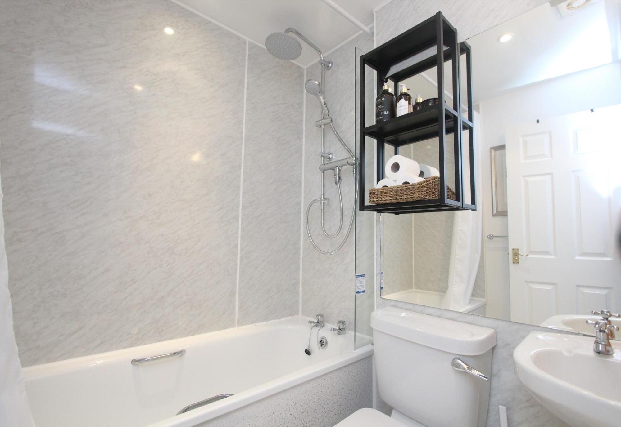 Apartment Stylish Flat Steps From Haymarket Station *