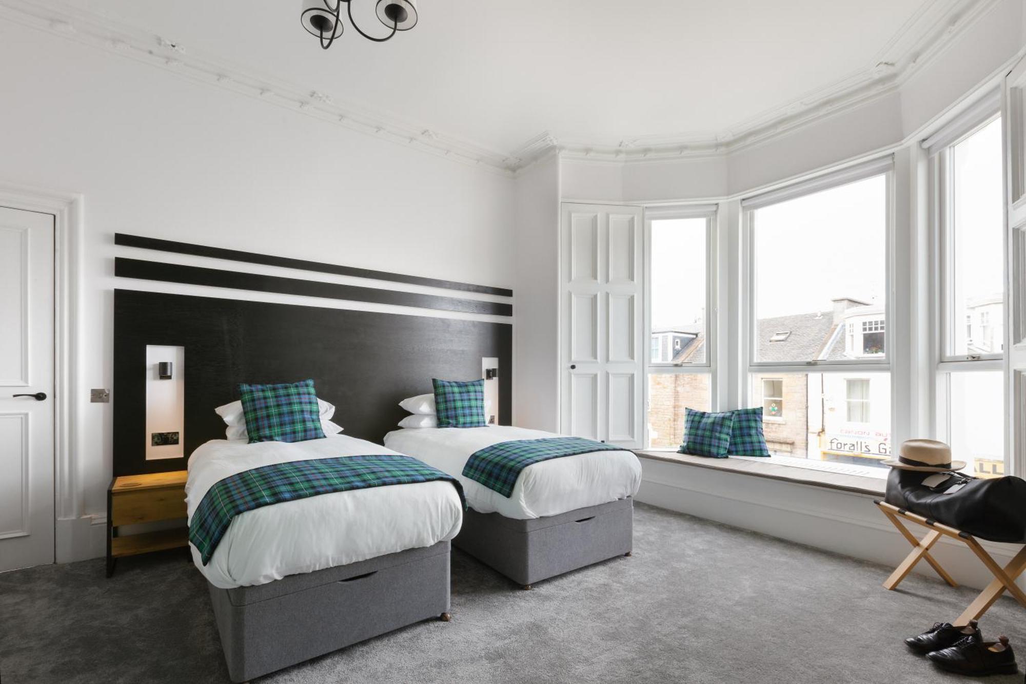 Castle Park Bed & Breakfast 4*