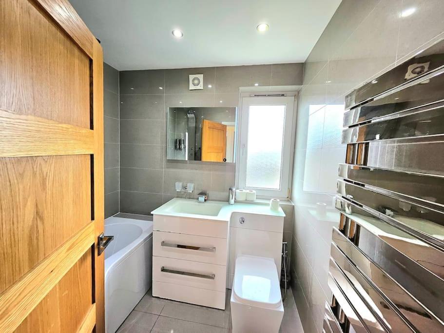 3 Bed House With 6 Beds By Sensational
