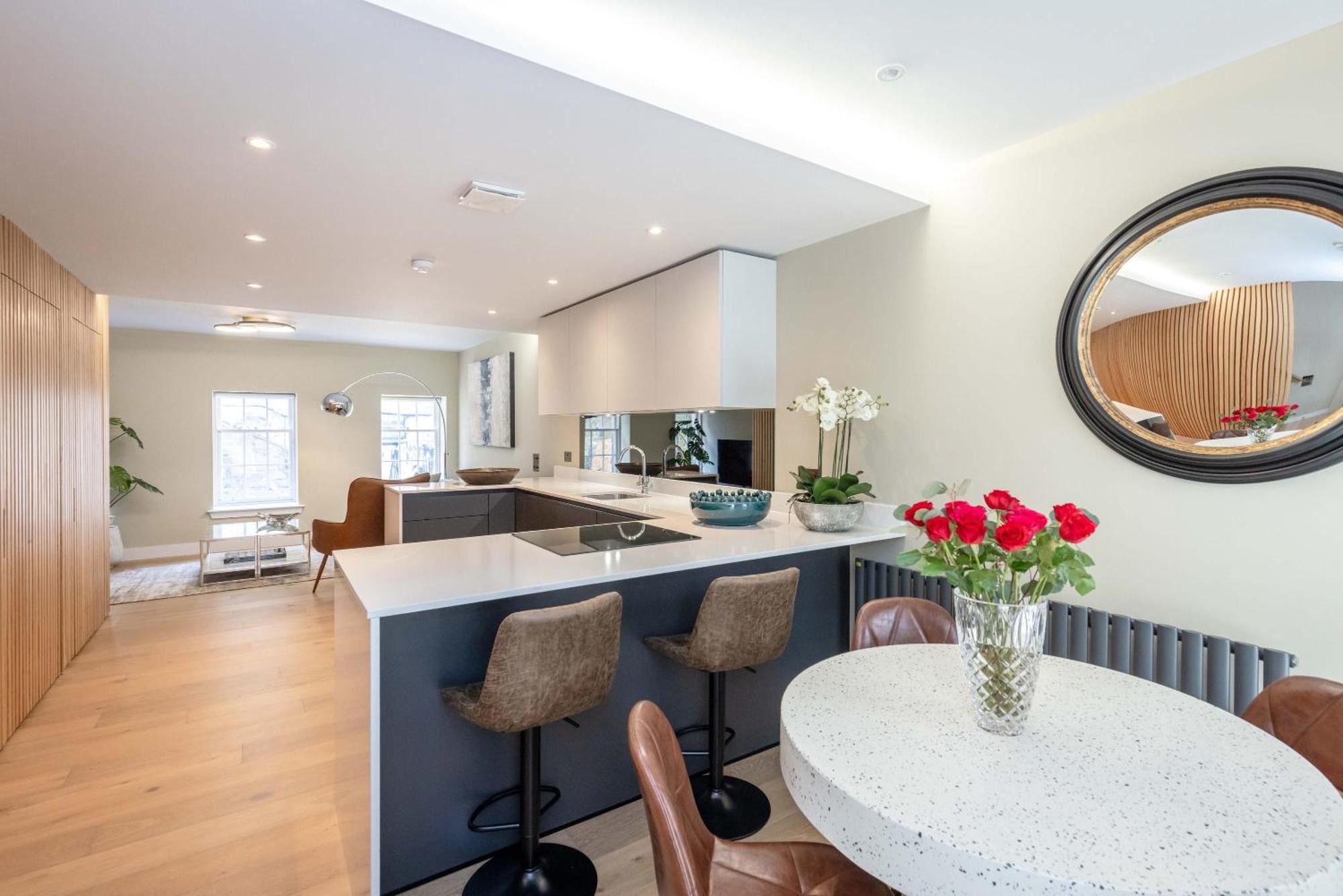 Ferienhaus Dragon - Centre 2 Bed Luxury Mews House *