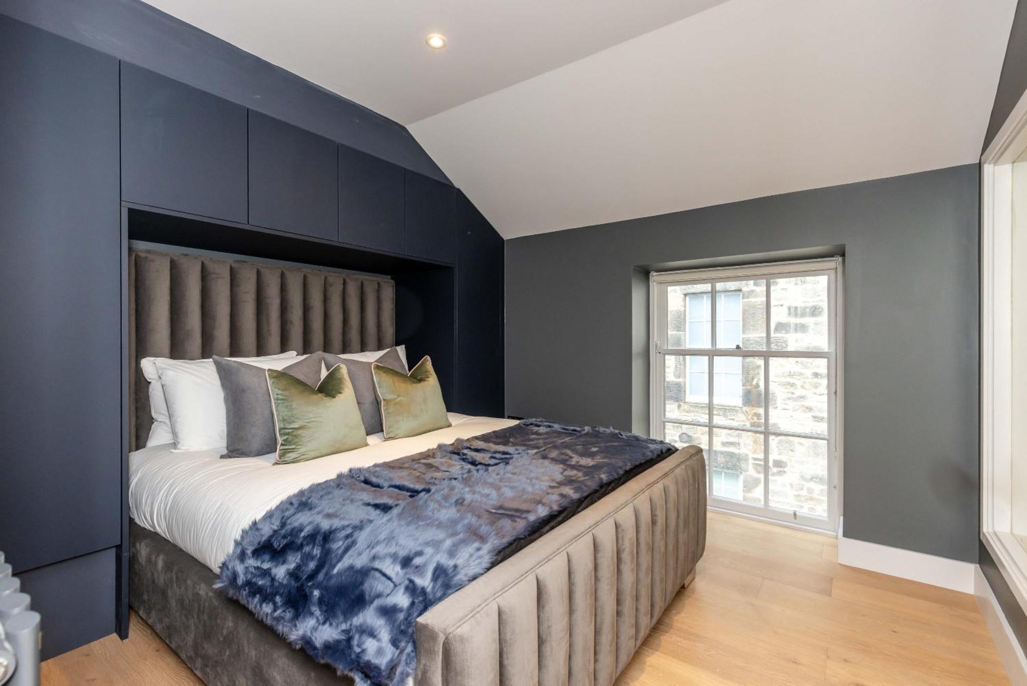 Ferienhaus Dragon - Centre 2 Bed Luxury Mews House *