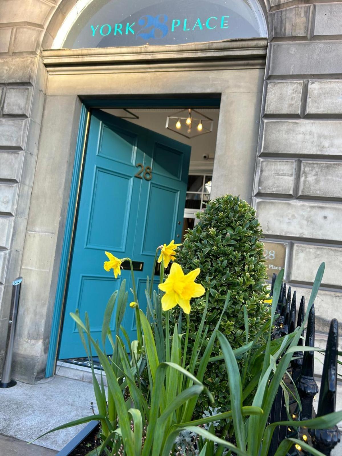 28 York Place
