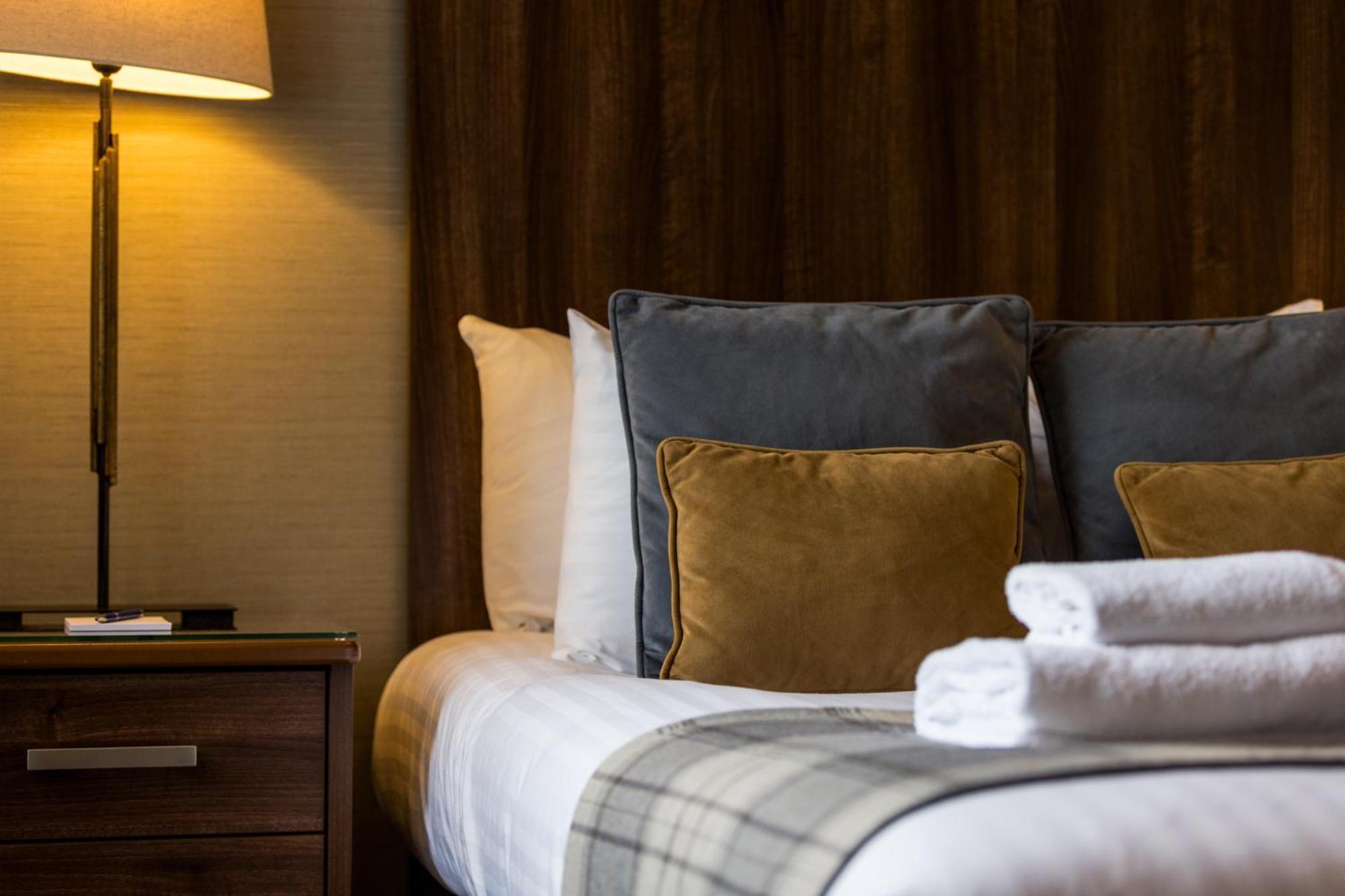 Hotel 28 York Place 2*