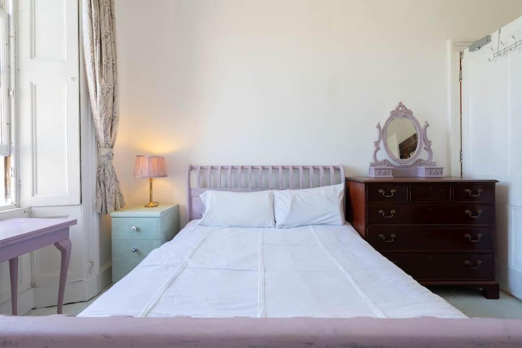 Holiday home Claremont Townhouse *