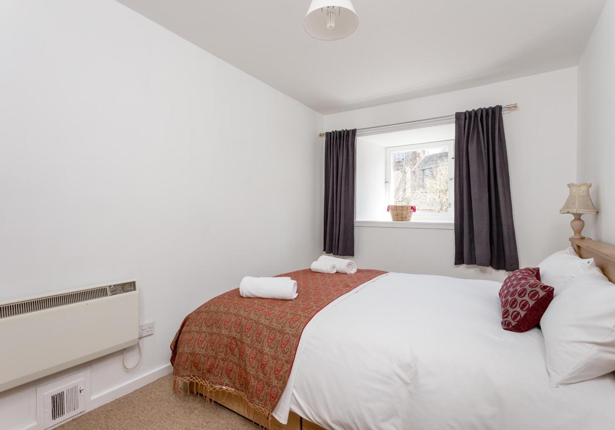 Dean Path - 400 Apartment