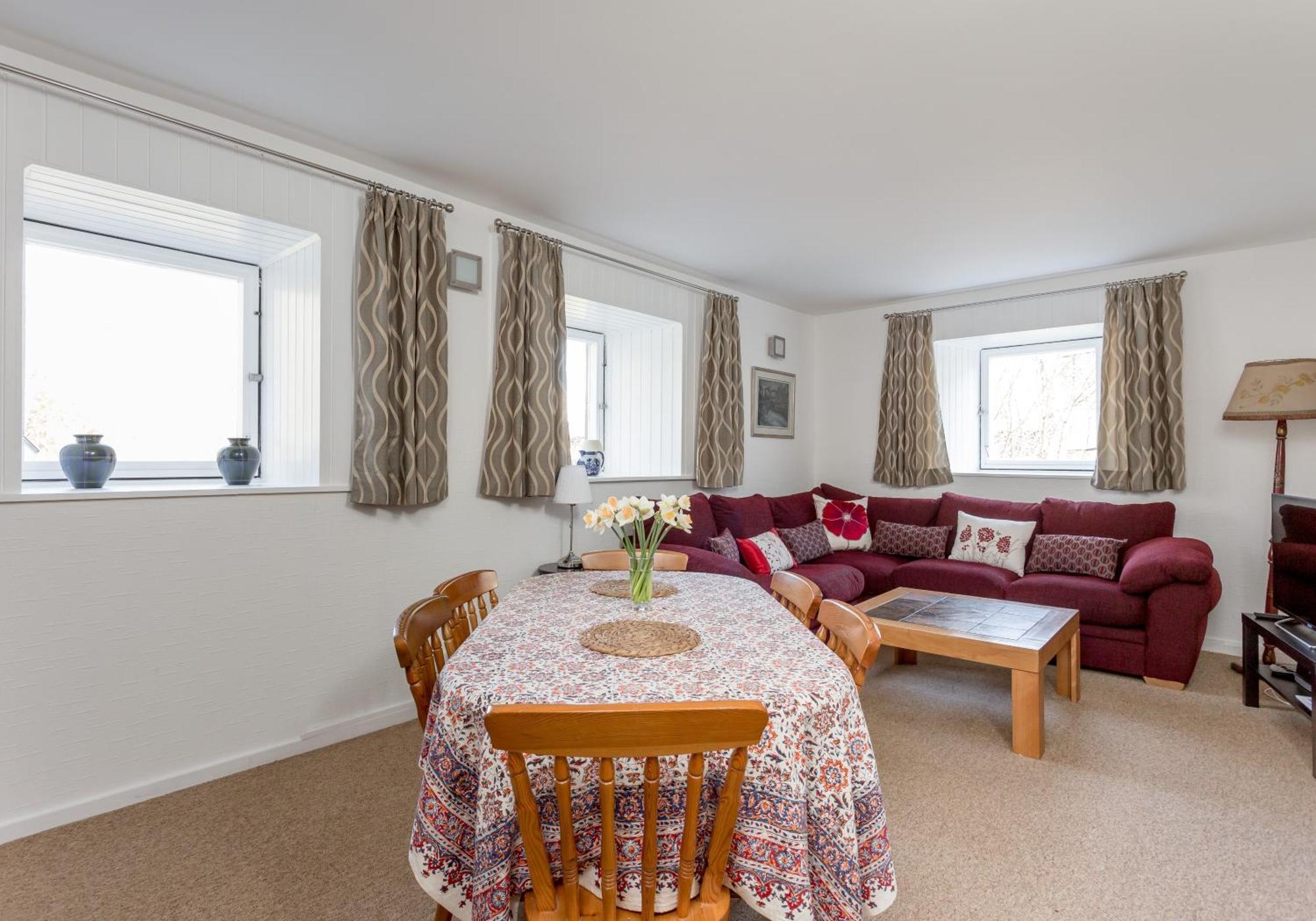Dean Path - 400 Apartment