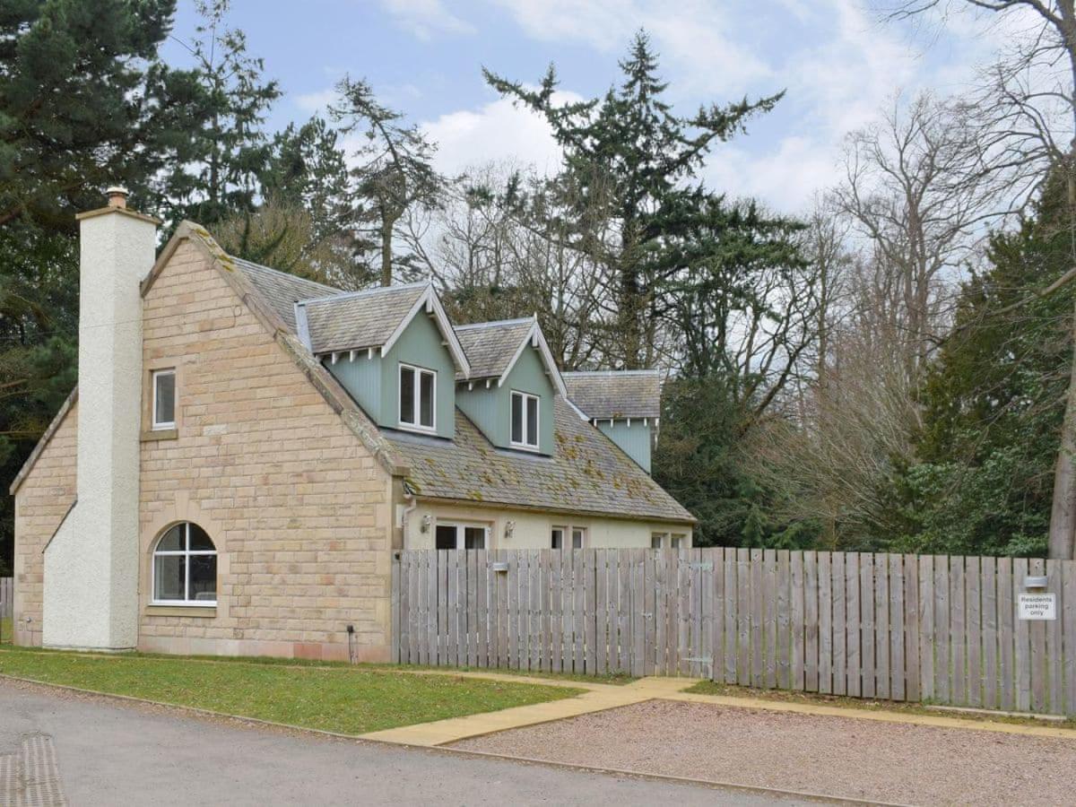 Estate At Carberry Tower Holiday home *