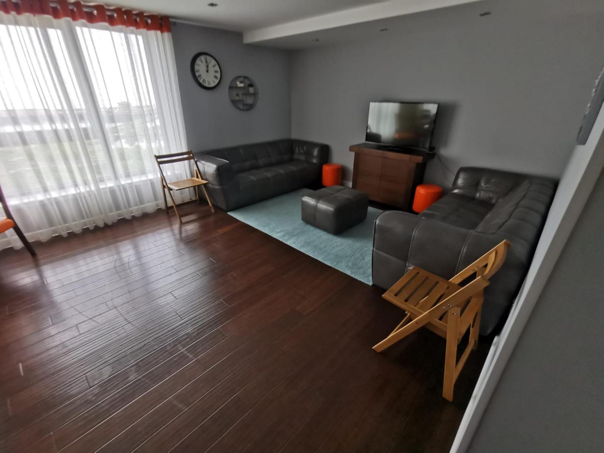 Very Large Three Bed Apartment *