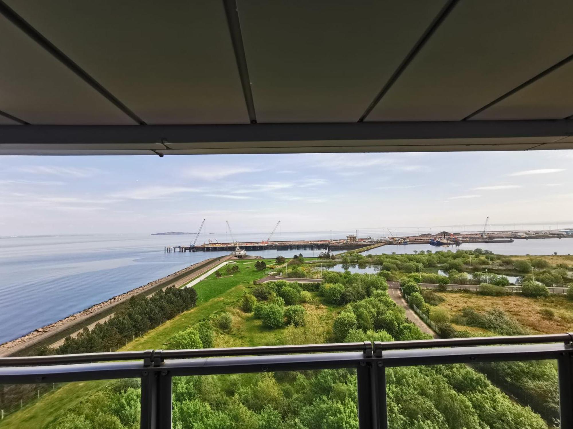 Very Large Three Bed Apartment *