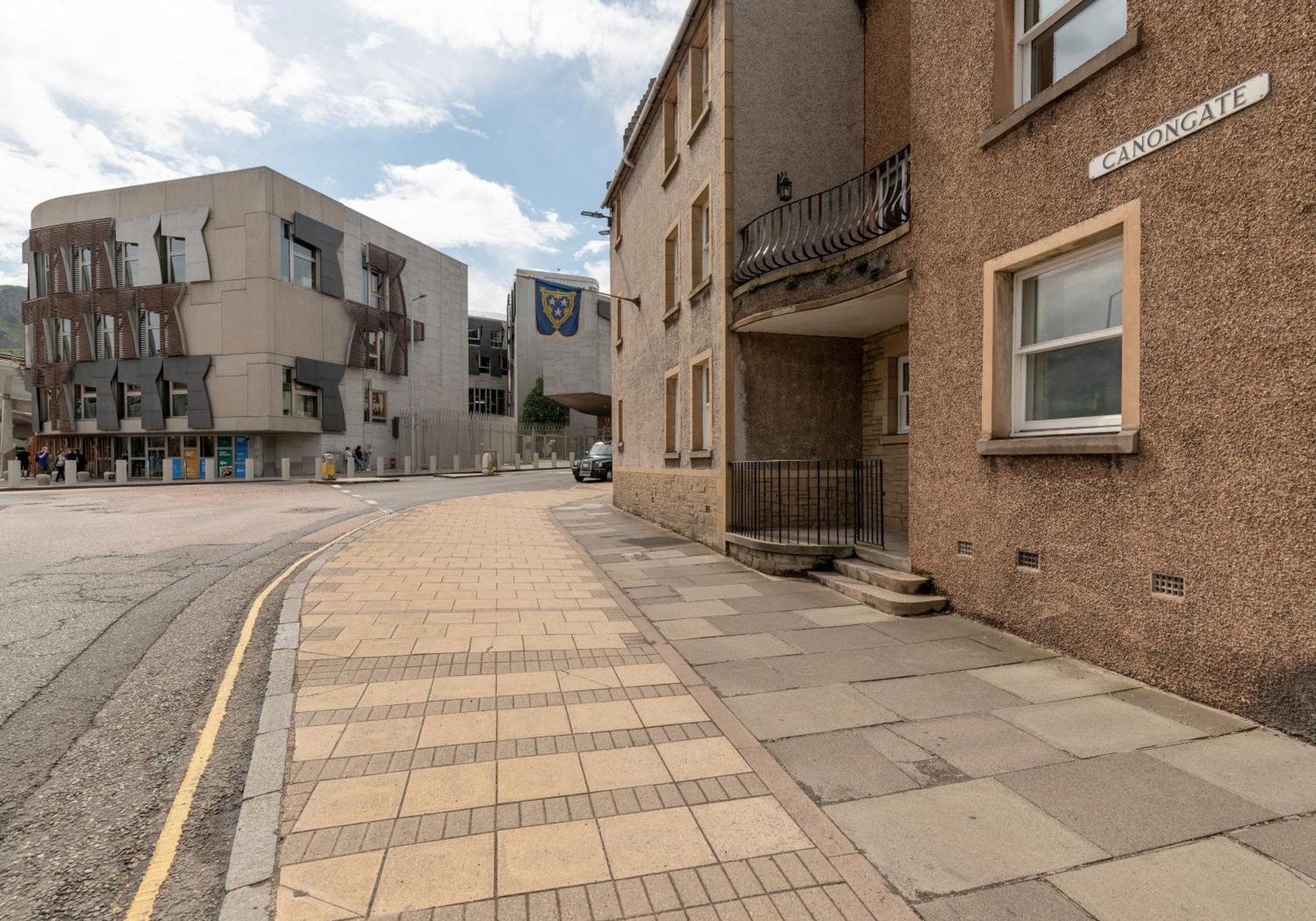 Canongate - 357 *