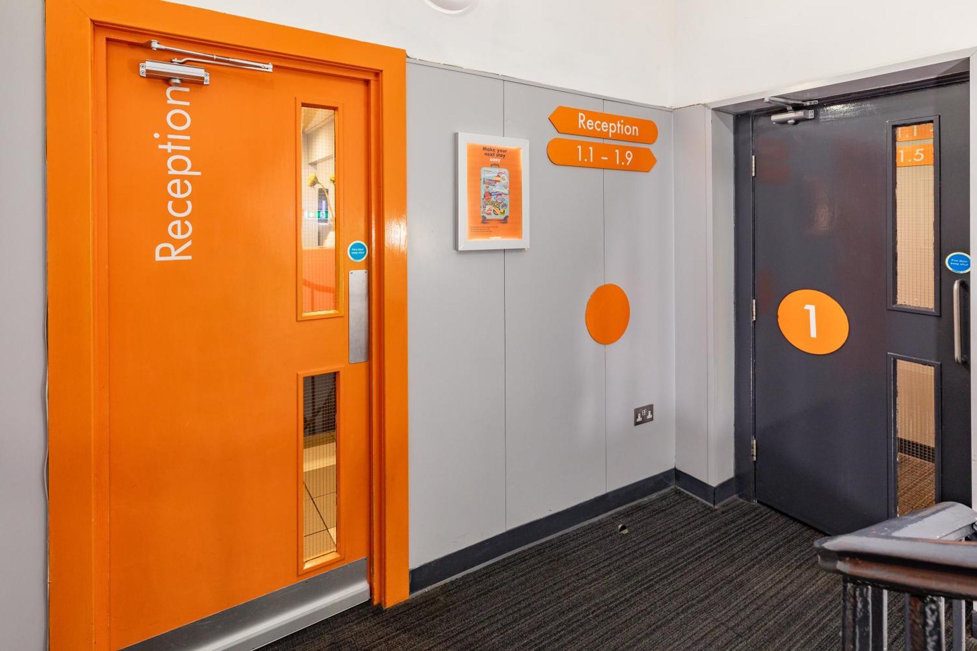 Easyhotel 2* Edinburgh