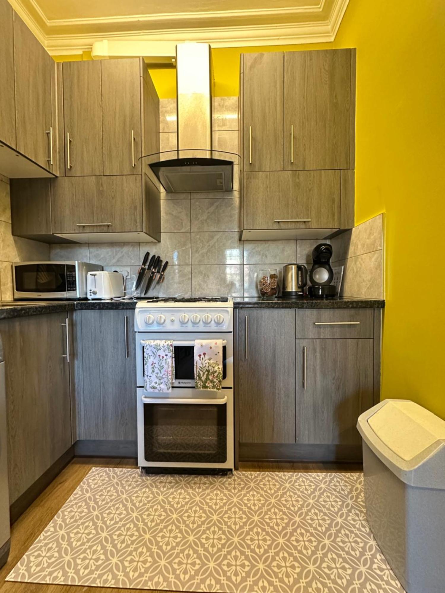 Cosy In Centre , 2 Bedroom1 Bathroom Apartment