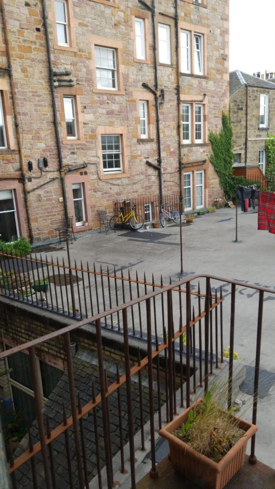 Cosy In Centre , 2 Bedroom1 Bathroom *