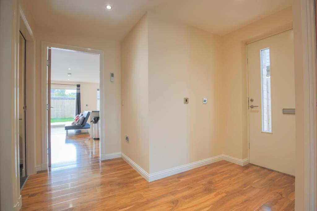 Apartment In Newington