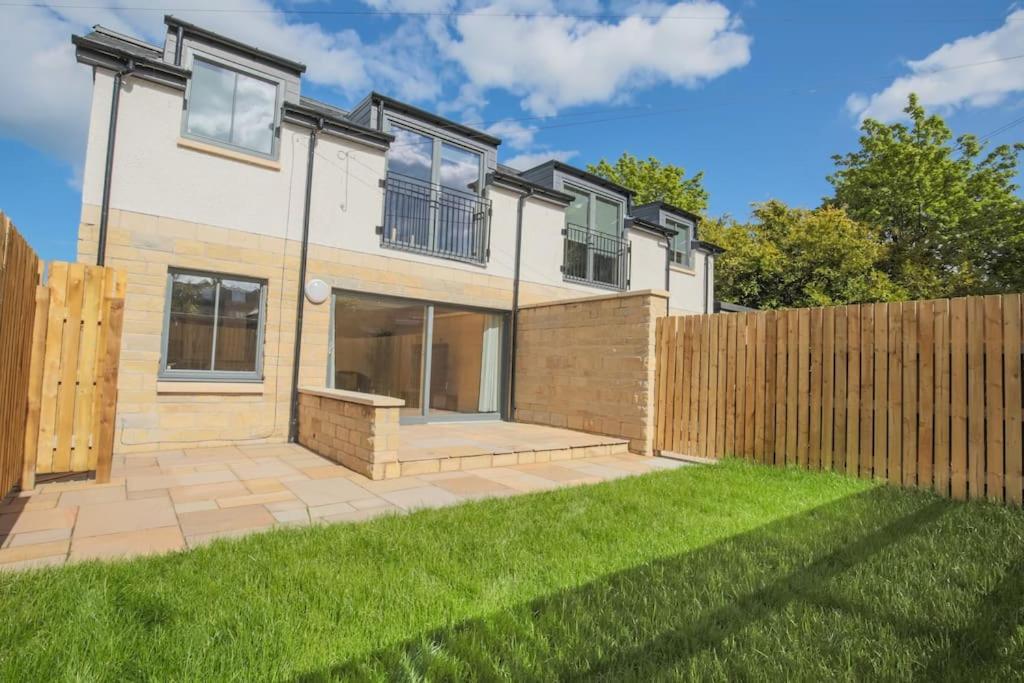 Apartment In Newington