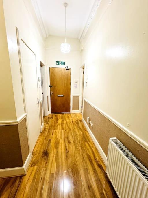2 Bed Flat In Edinburgh