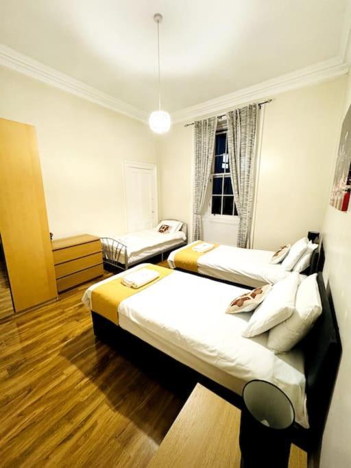 2 Bed Flat In *