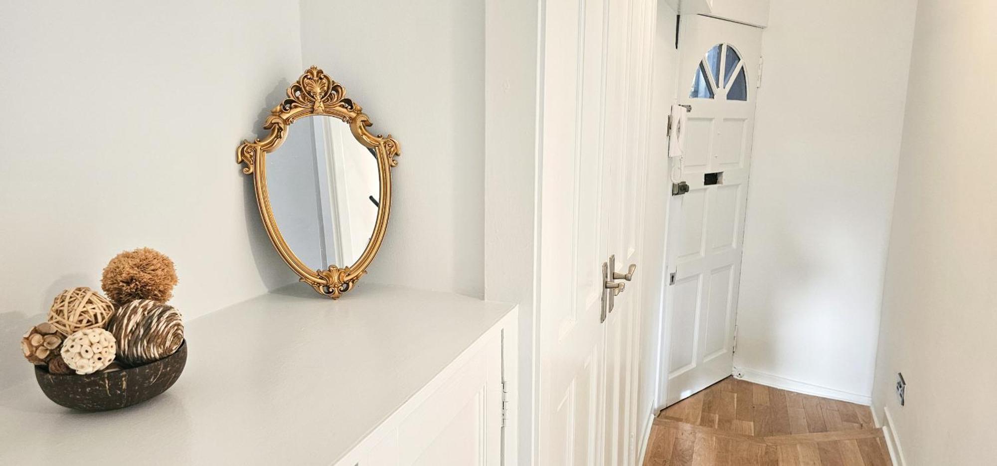 Royal Mile - Bright 2 Bedroom Apartment Edinburgh