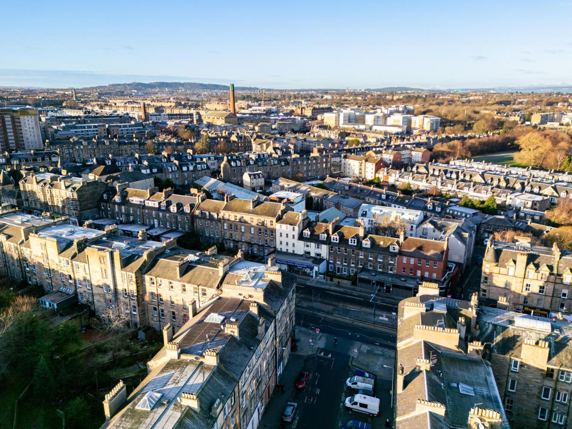 Stylish 3Br, Next To Tram Stop, Near Princes St & Ocean Terminal, Sleeps 7 Apartment