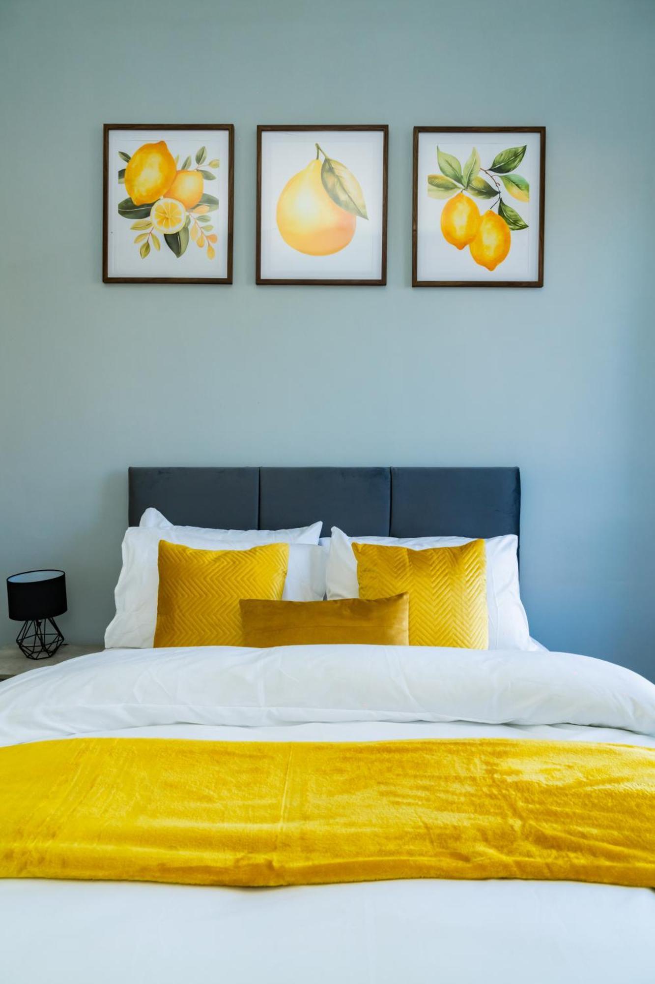 Stylish 3Br, Next To Tram Stop, Near Princes St & Ocean Terminal, Sleeps 7 Edinburgh