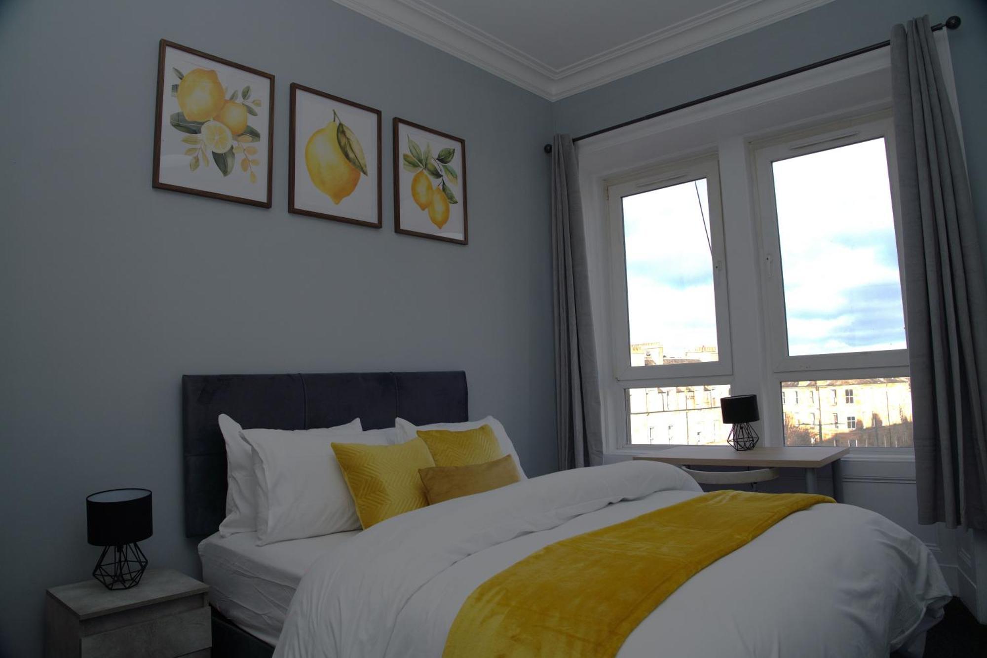 Stylish 3Br, Next To Tram Stop, Near Princes St & Ocean Terminal, Sleeps 7 Edinburgh